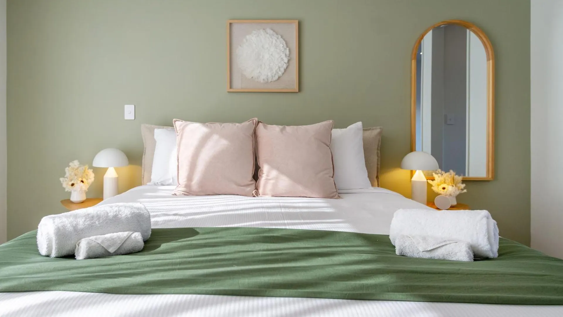 Apartment Relax In Designer Luxury At Central City Townhouse Christchurch New Zealand