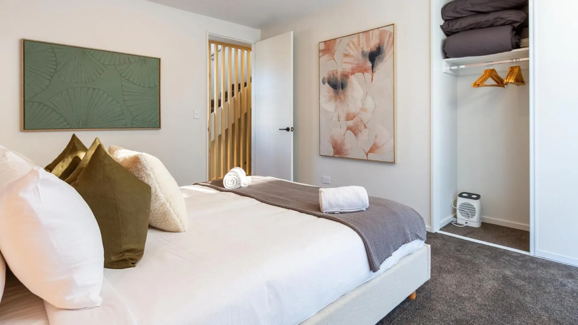 Apartment Relax In Designer Luxury At Central City Townhouse Christchurch New Zealand