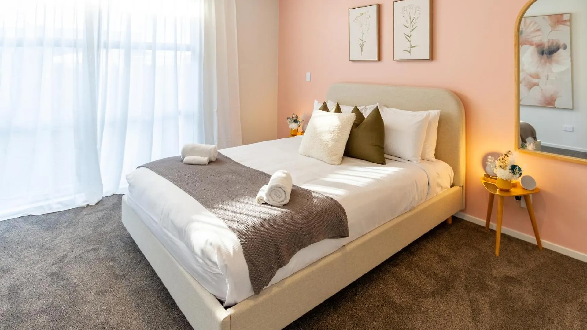 Apartment Relax In Designer Luxury At Central City Townhouse Christchurch New Zealand