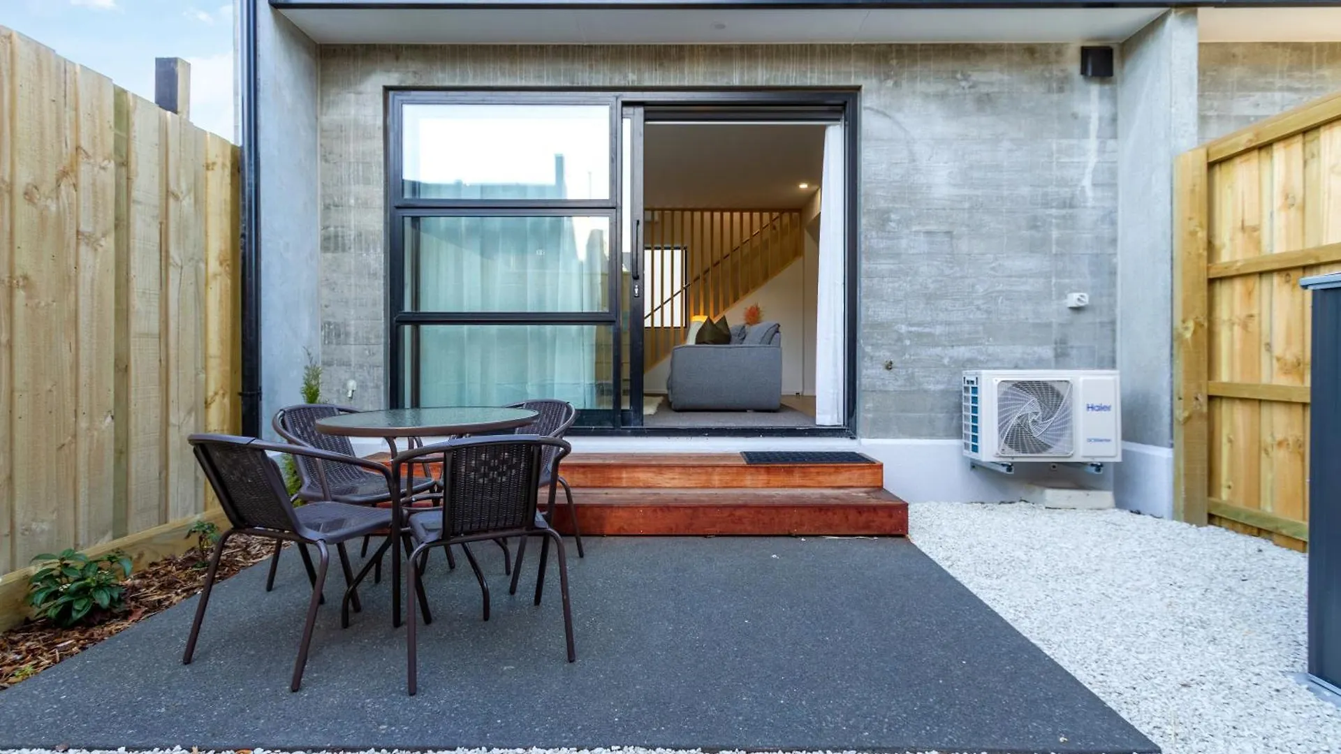 Relax In Designer Luxury At Central City Townhouse Christchurch Apartment
